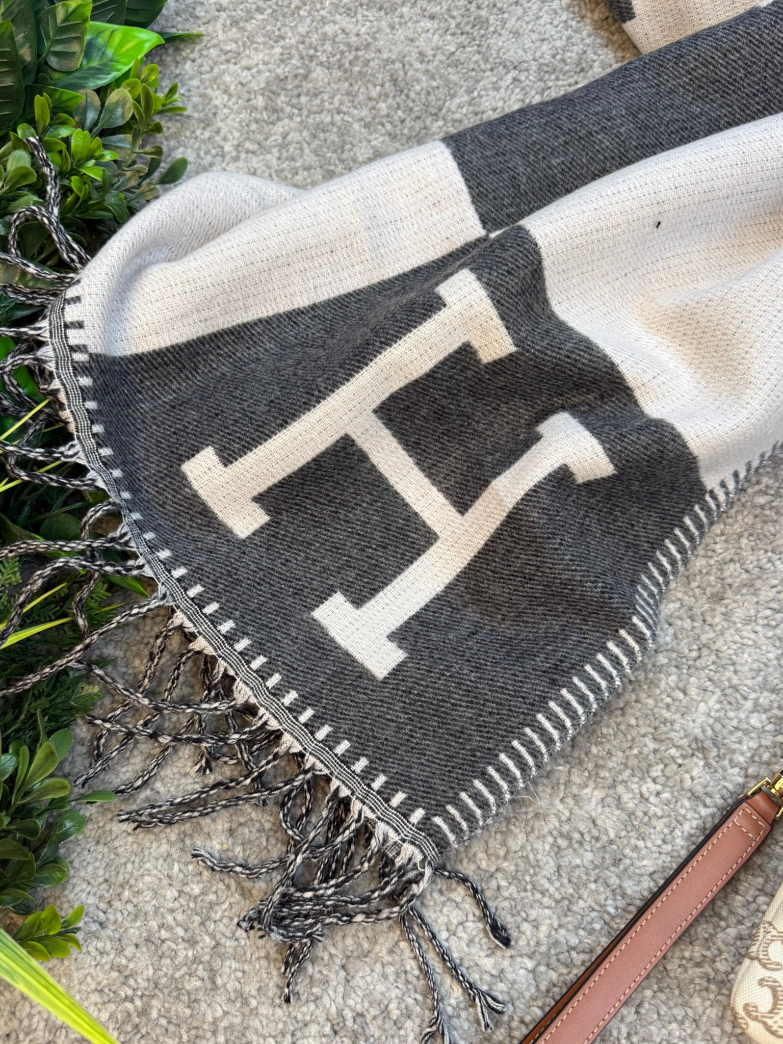 Hermes Šal Grey/White - Slika 3