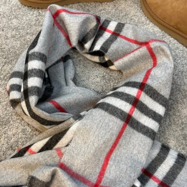 Burberry Šal Grey/Black/Red/White