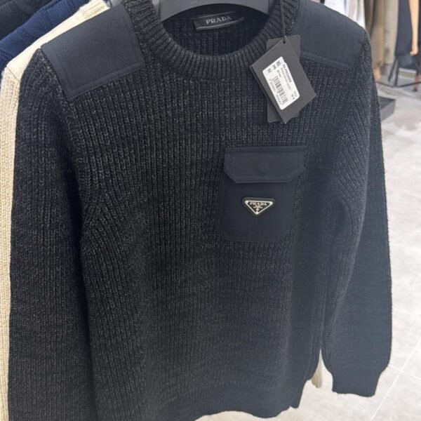Prada Sweater "CRNA"