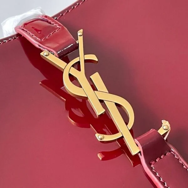 Saint Laurent LE 5 À 7 HOBO "RED"