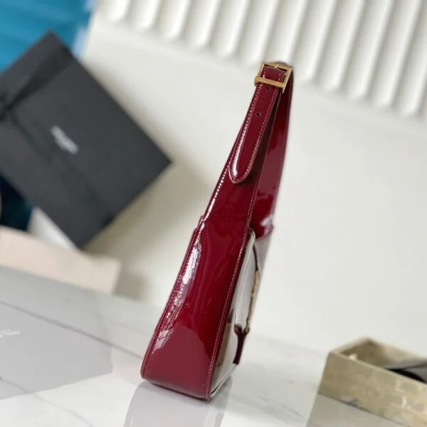 Saint Laurent LE 5 À 7 HOBO "RED"