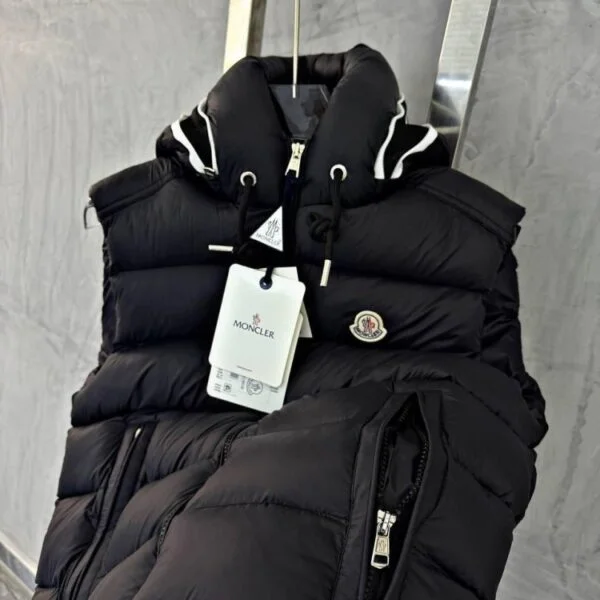 Cardamine Hooded Down Prsluk "Black"