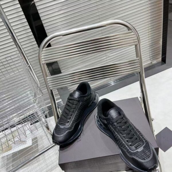 Valentino Garavani Netrunner "Black"