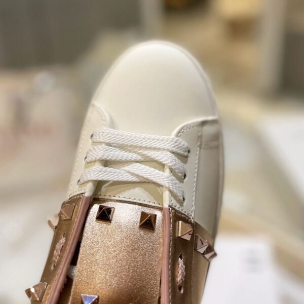 Valentino Garavani Rockstud "White-Rose Gold"