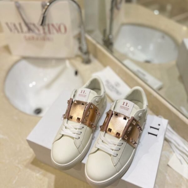 Valentino Garavani Rockstud "White-Rose Gold"
