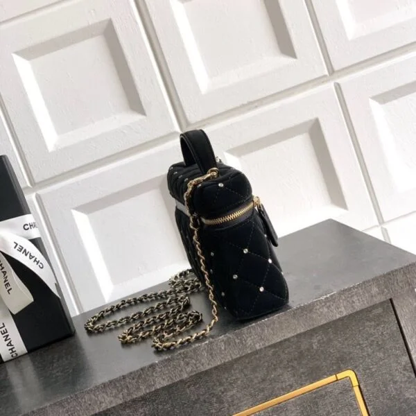 CHANEL Vanity With Chain - Velvet Black