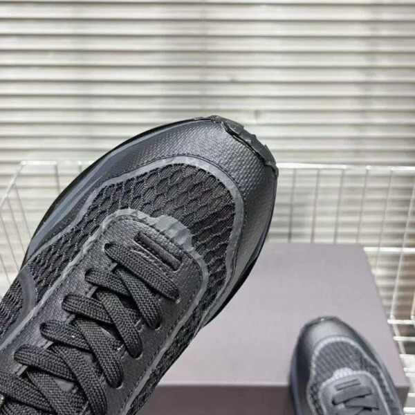 Valentino Garavani Netrunner "Black"
