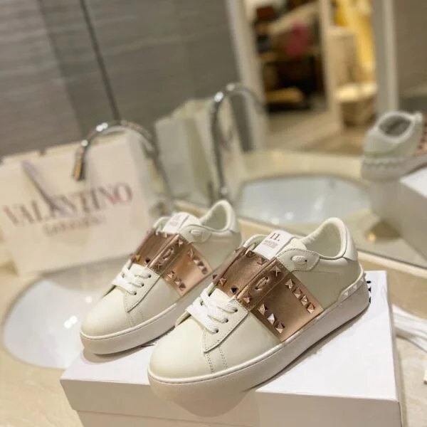 Valentino Garavani Rockstud "White-Rose Gold"
