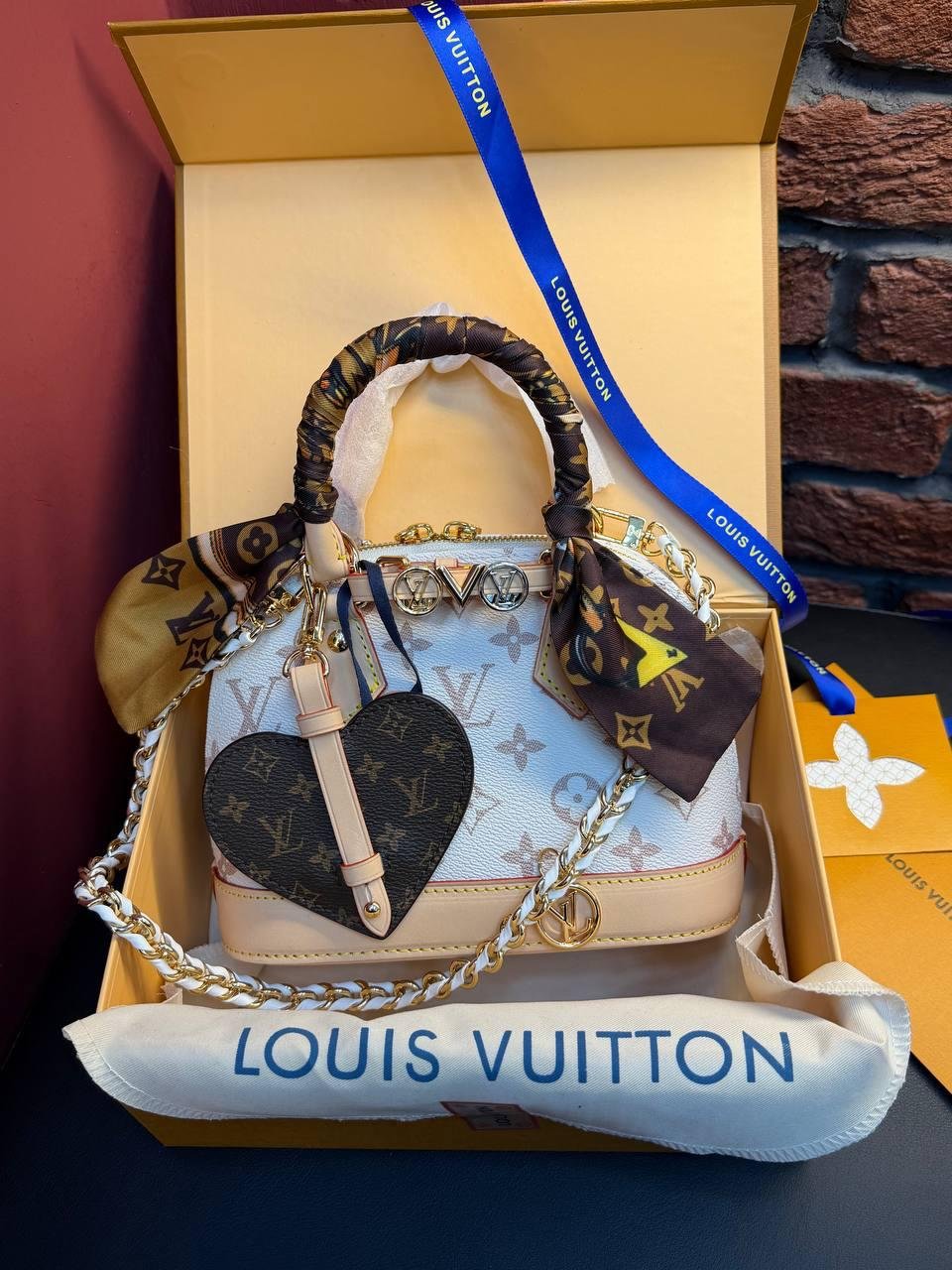 Louis Vuitton Alma "White" - Slika 4