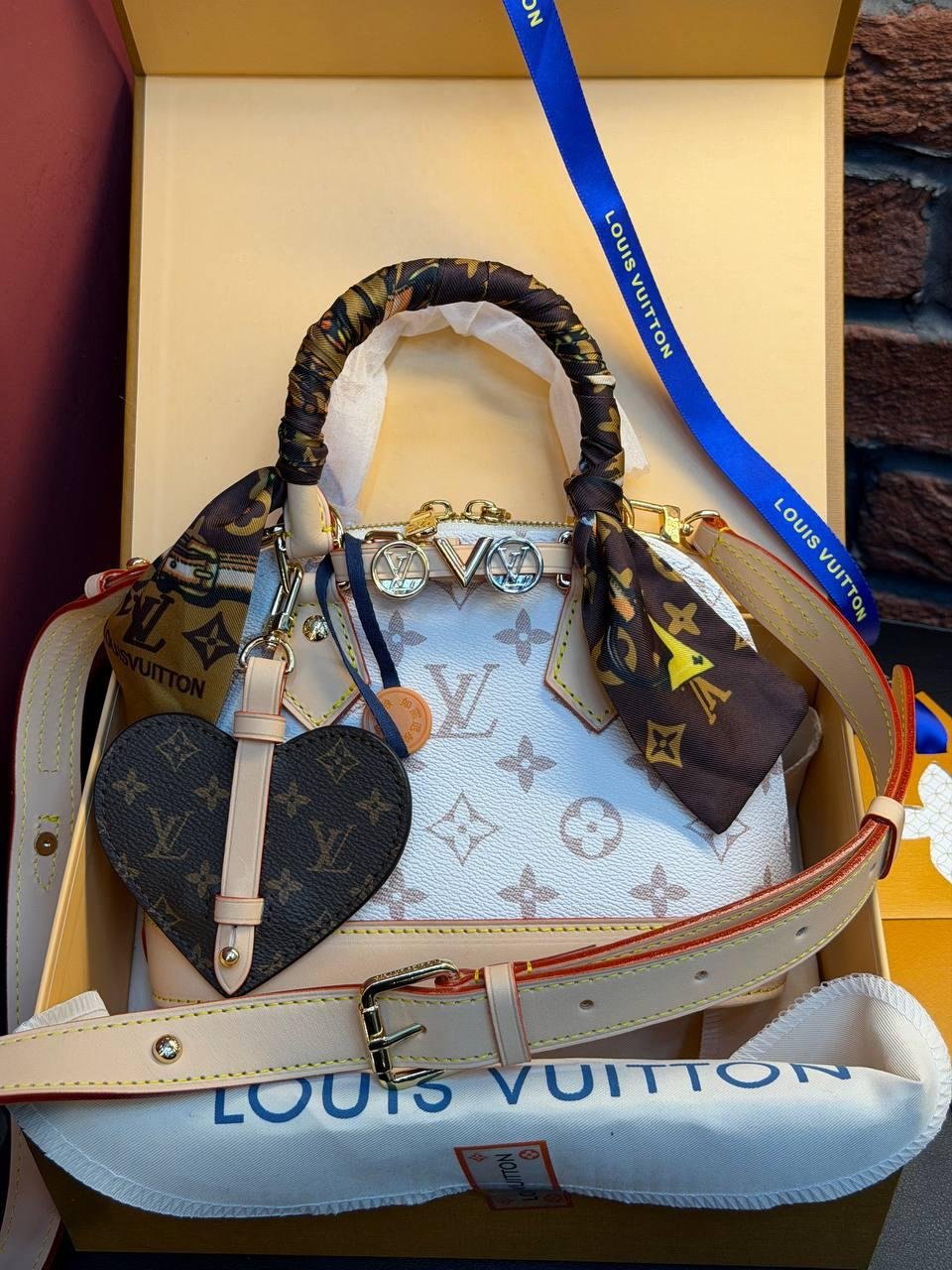 Louis Vuitton Alma "White" - Slika 5