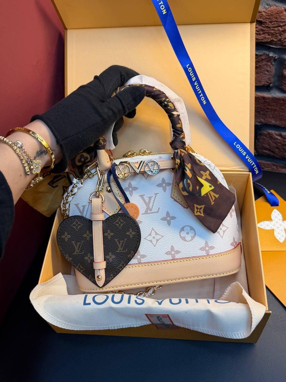 Louis Vuitton Alma "White" - Slika 9