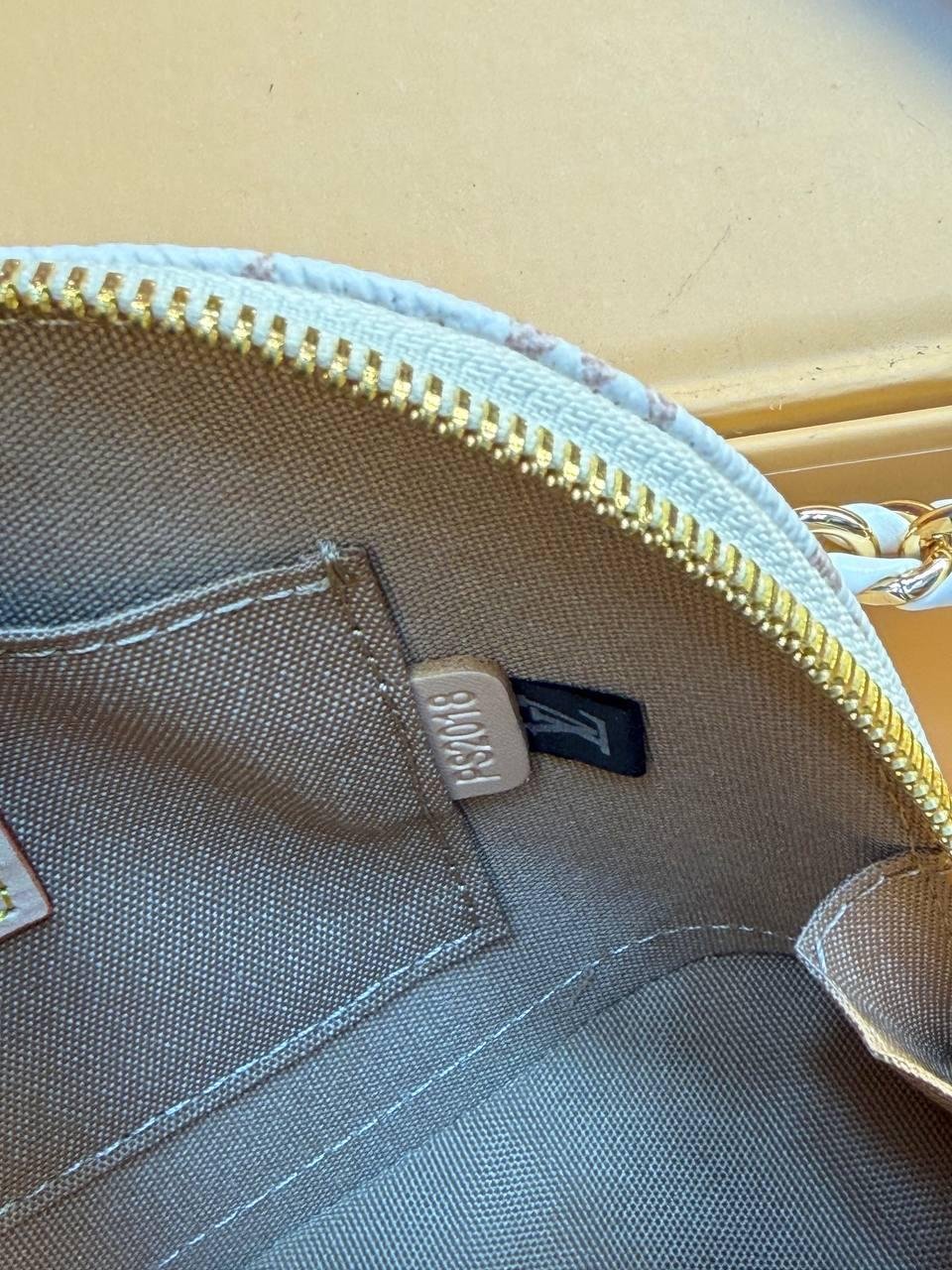 Louis Vuitton Alma "White" - Slika 12