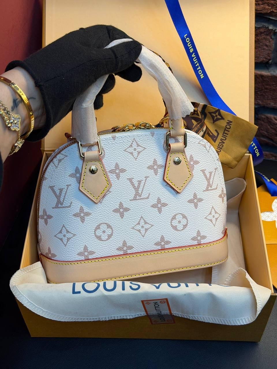 Louis Vuitton Alma "White" - Slika 13