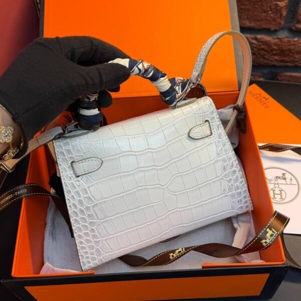 Hermes Kelly 19 "White"
