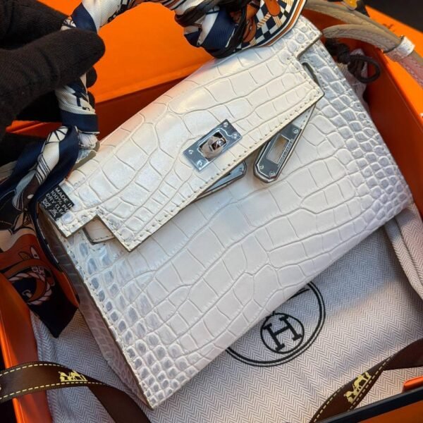 Hermes Kelly 19 "White"