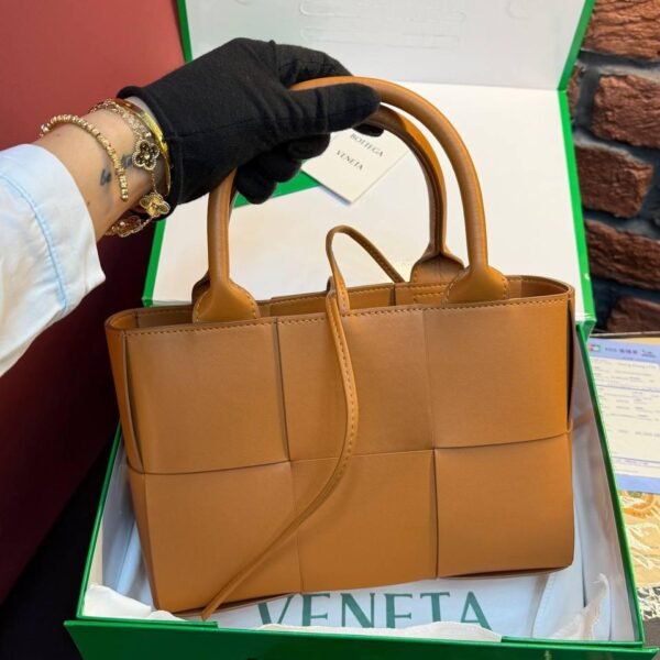 Bottega Veneta Arco Tote Bag "Brown"