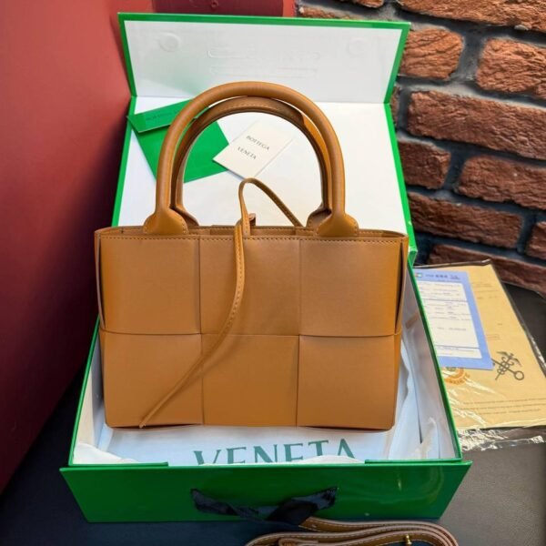 Bottega Veneta Arco Tote Bag "Brown"