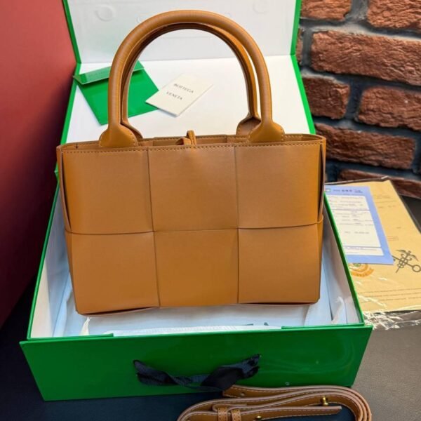 Bottega Veneta Arco Tote Bag "Brown"