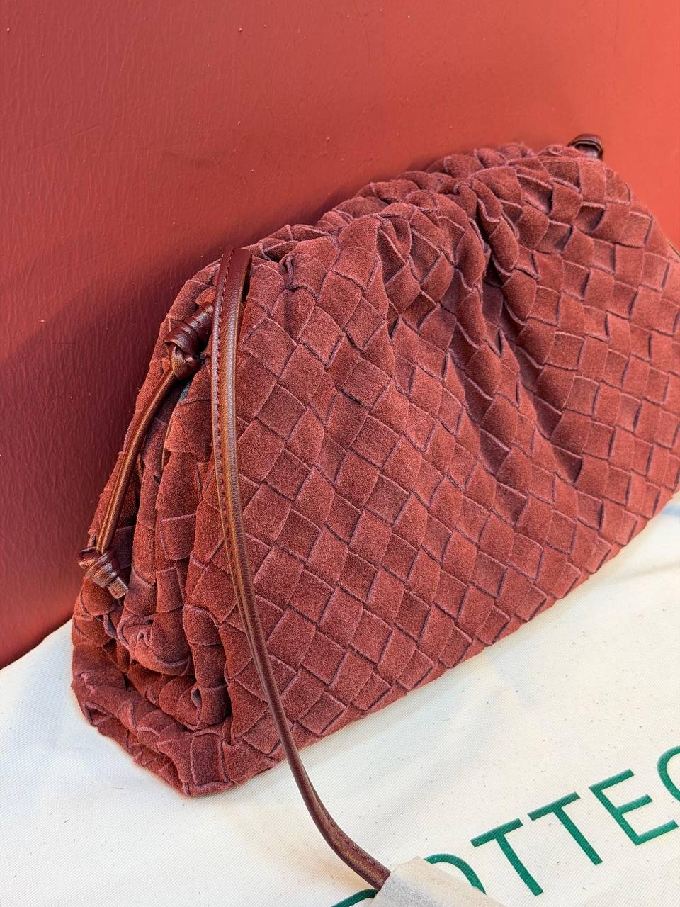 Bottega Veneta Suede Woven Shoulder Bag "Burgundy" - Slika 5