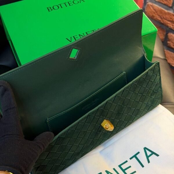Bottega Veneta Andiamo Clutch "Green"