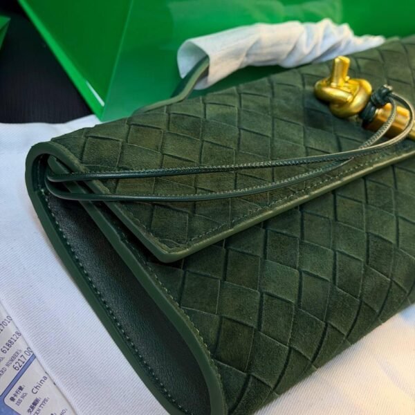 Bottega Veneta Andiamo Clutch "Green"