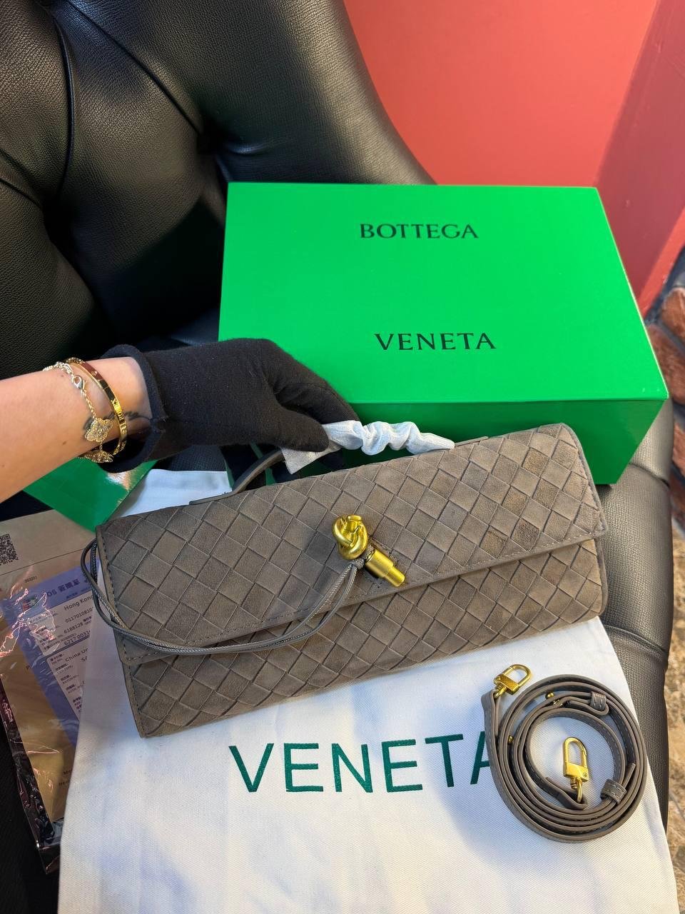 Bottega Veneta Andiamo Clutch "Beige" - Slika 2