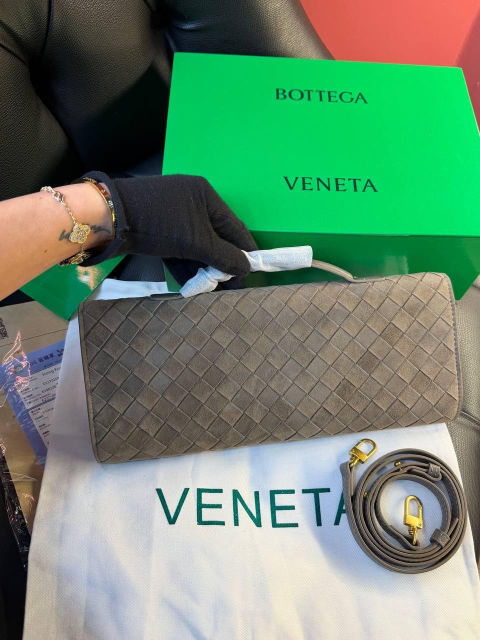 Bottega Veneta Andiamo Clutch "Beige" - Slika 3