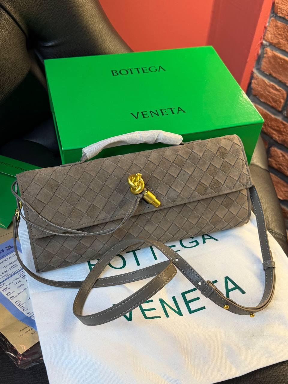 Bottega Veneta Andiamo Clutch "Beige" - Slika 6