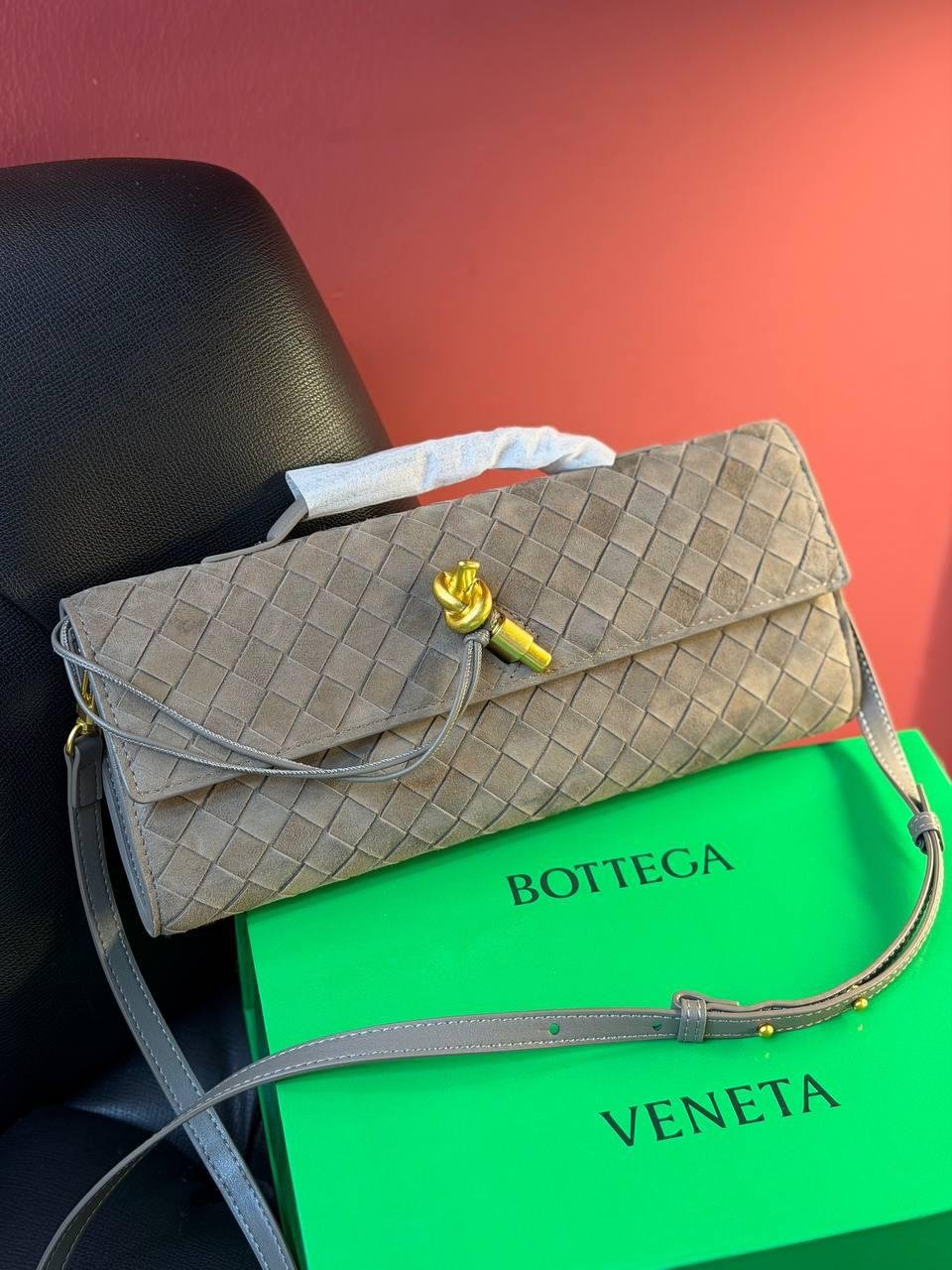 Bottega Veneta Andiamo Clutch "Beige" - Slika 7