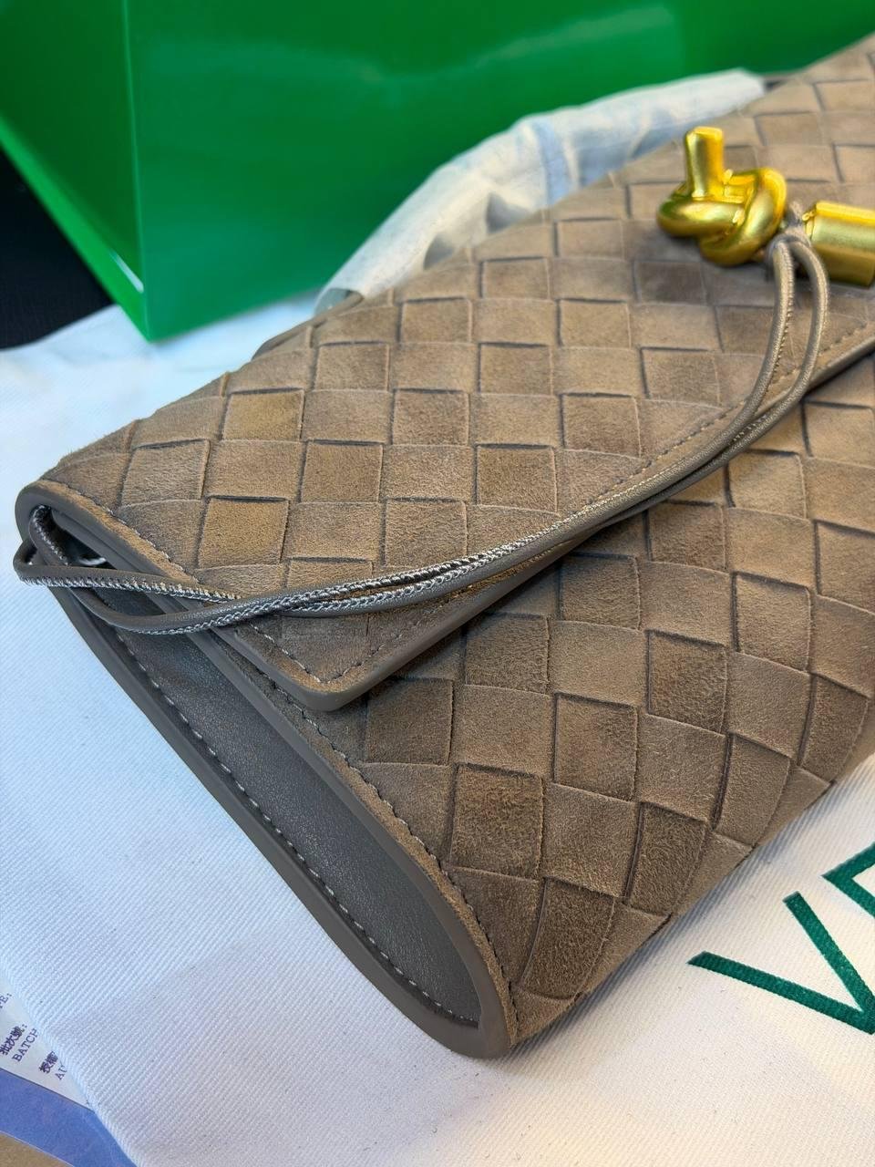 Bottega Veneta Andiamo Clutch "Beige" - Slika 8