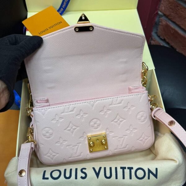 Louis Vuitton Pochette Métis East West Monogram Canvas