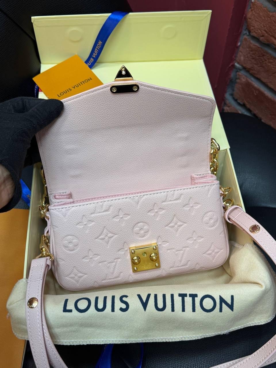 Louis Vuitton Pochette Métis East West Monogram Canvas - Slika 2