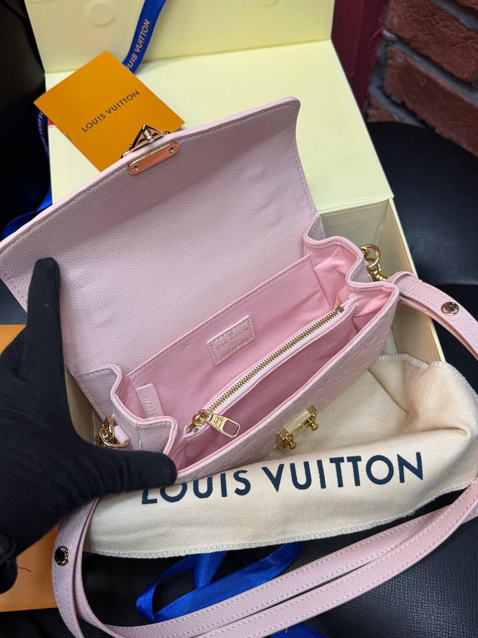 Louis Vuitton Pochette Métis East West Monogram Canvas - Slika 3