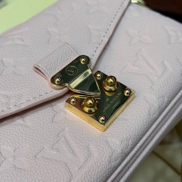 Louis Vuitton Pochette Métis East West Monogram Canvas