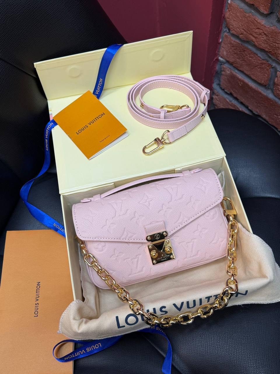 Louis Vuitton Pochette Métis East West Monogram Canvas