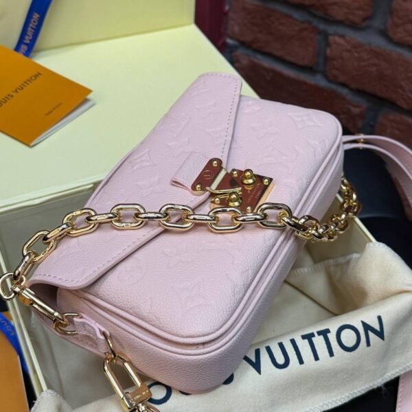 Louis Vuitton Pochette Métis East West Monogram Canvas