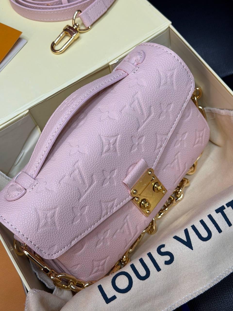 Louis Vuitton Pochette Métis East West Monogram Canvas - Slika 12