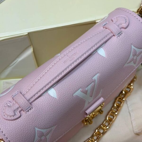 Louis Vuitton Pochette Métis East West Monogram Canvas v3