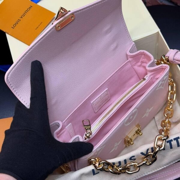 Louis Vuitton Pochette Métis East West Monogram Canvas v3