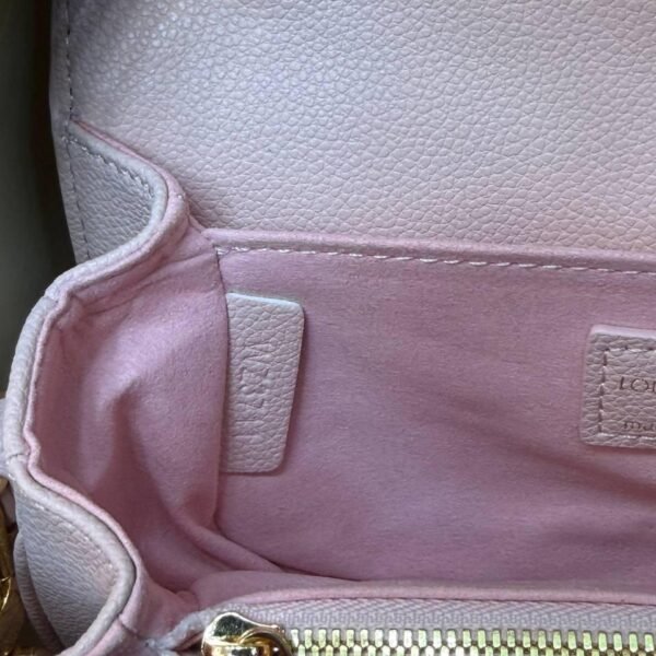 Louis Vuitton Pochette Métis East West Monogram Canvas v3