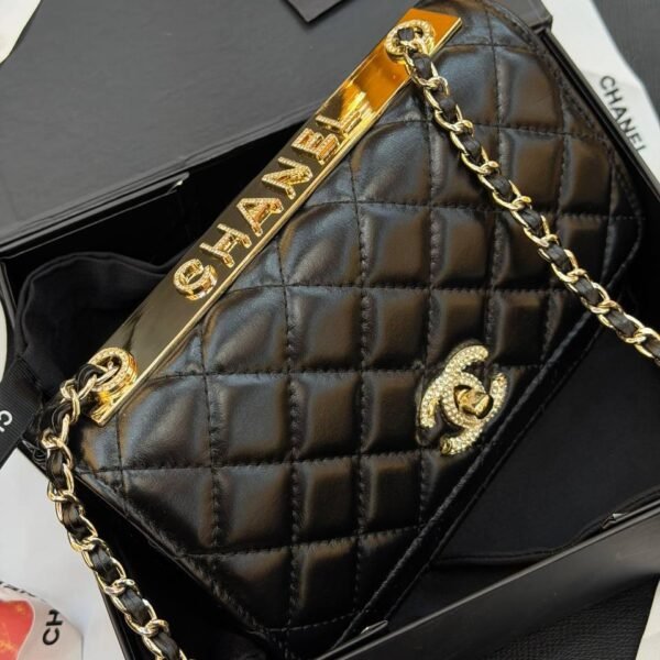 CHANEL Wallet On Chain "Black"