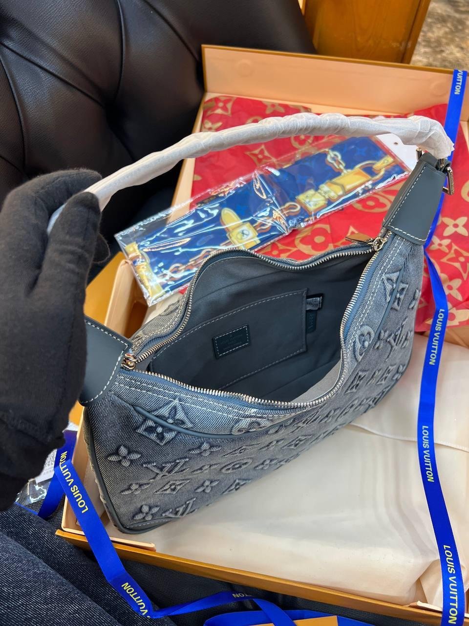 Louis Vuitton Denim Handbag - Slika 9