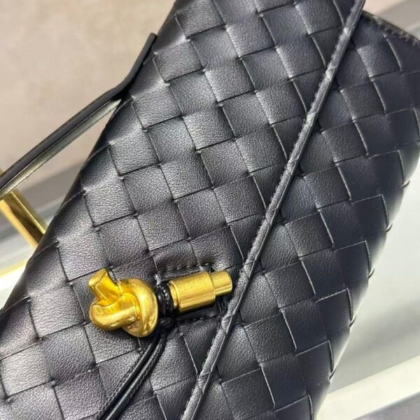 Bottega Veneta Andiamo Clutch "Black"