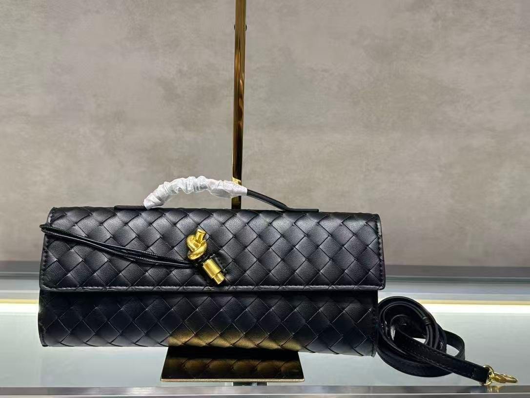 Bottega Veneta Andiamo Clutch "Black" - Slika 5
