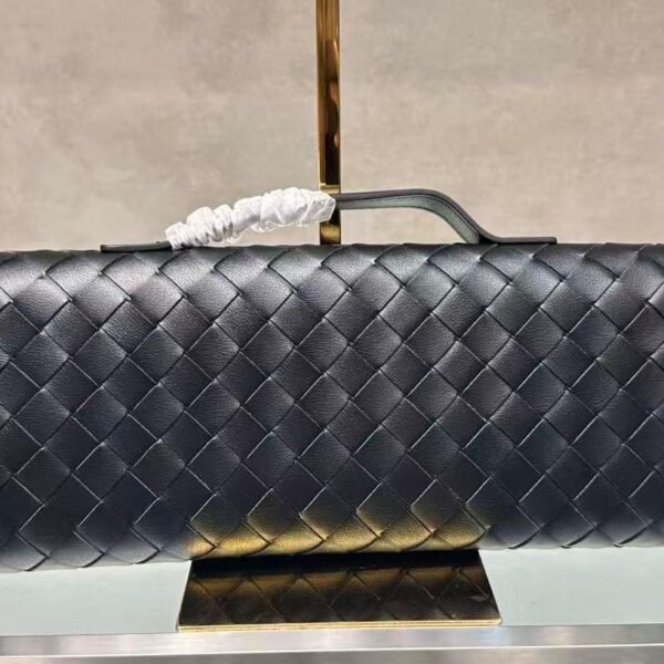 Bottega Veneta Andiamo Clutch "Black"