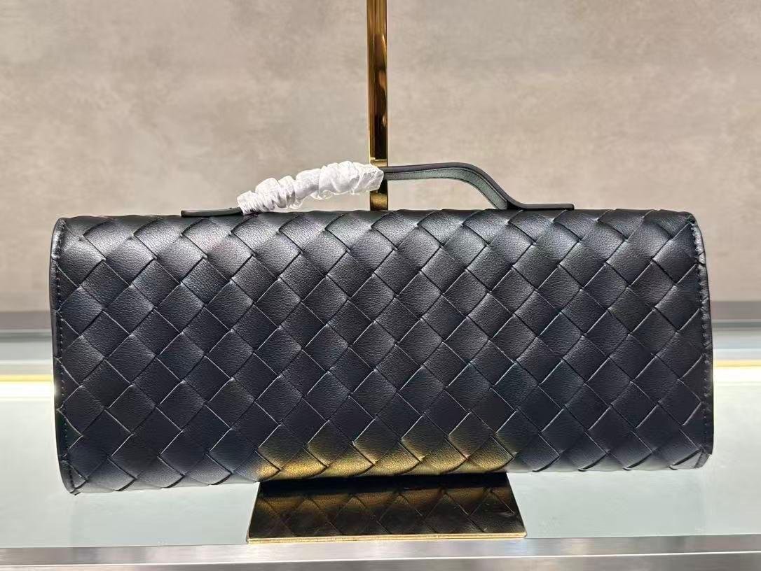 Bottega Veneta Andiamo Clutch "Black" - Slika 7