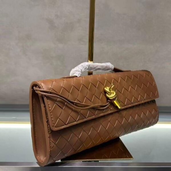 Bottega Veneta Andiamo Clutch "Brown"