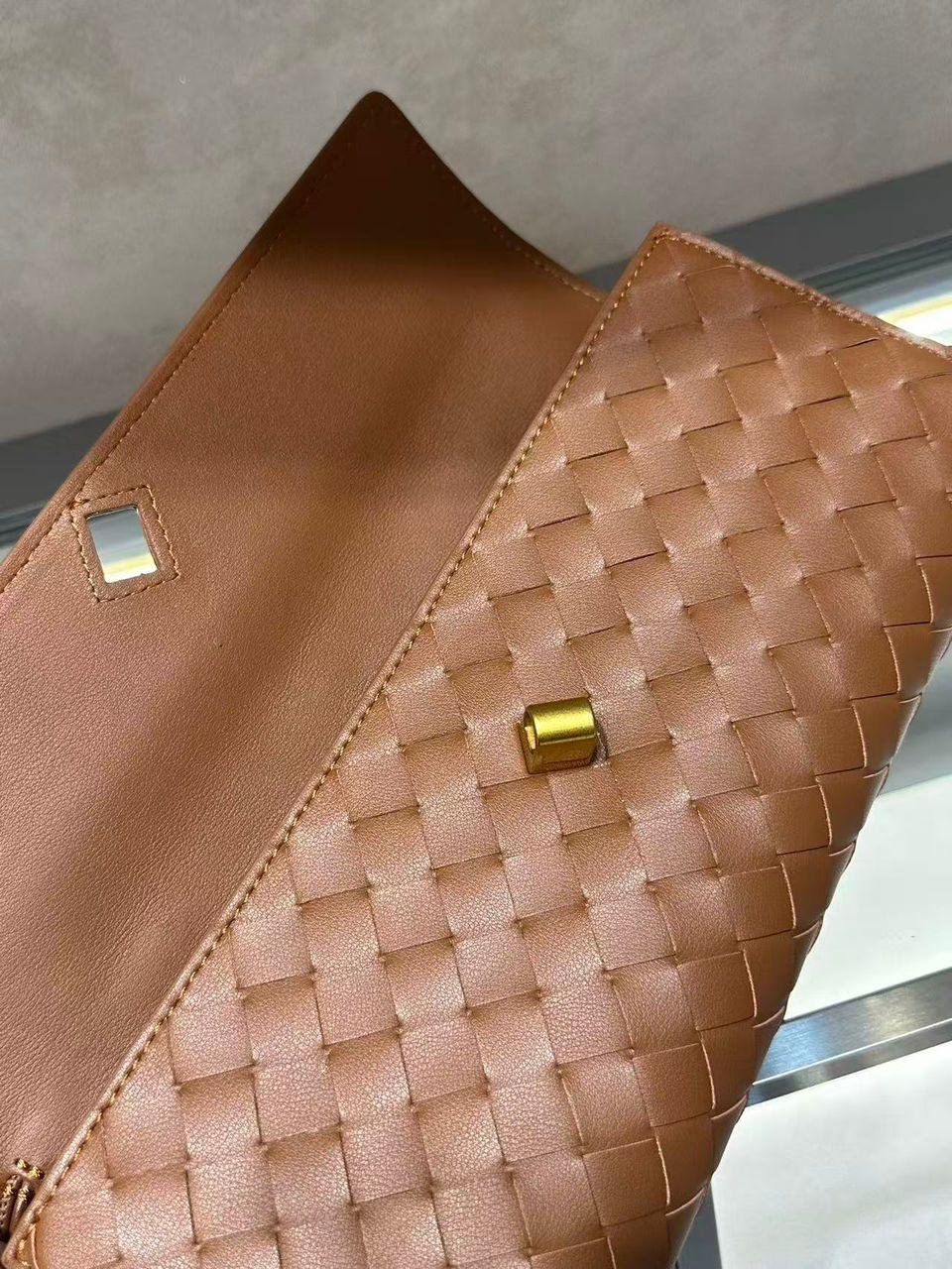 Bottega Veneta Andiamo Clutch "Brown" - Slika 4
