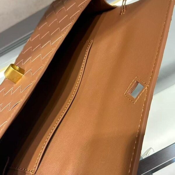 Bottega Veneta Andiamo Clutch "Brown"