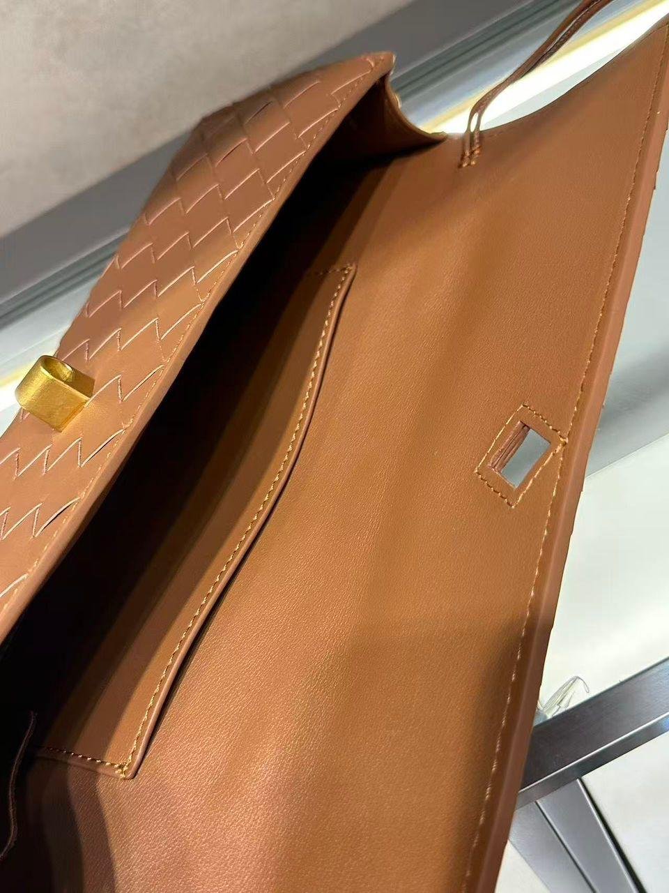 Bottega Veneta Andiamo Clutch "Brown" - Slika 7